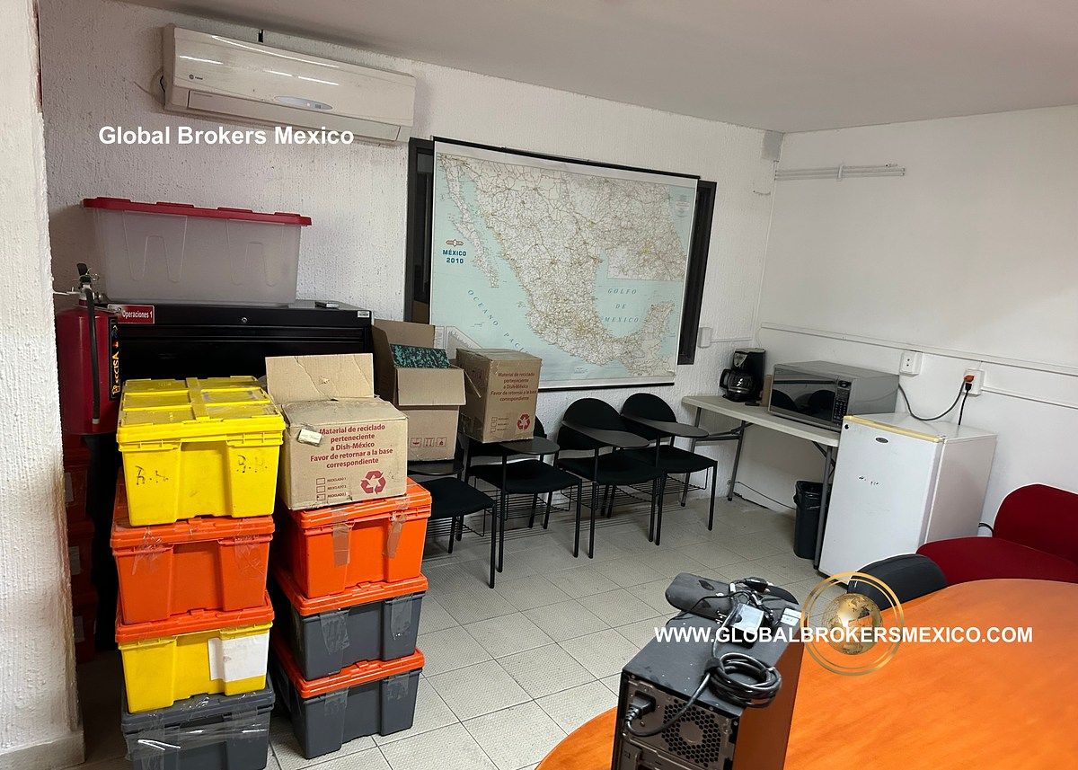 Commercial Storage Unit in La Aurora, Guadalajara, photo 15 of 19