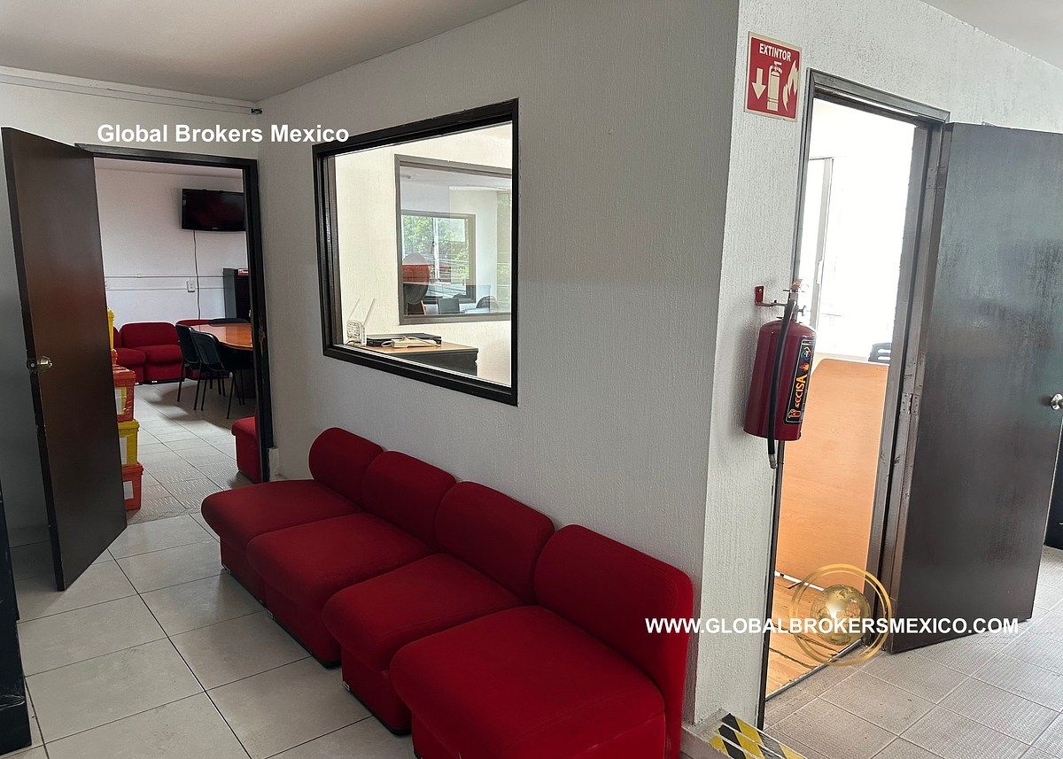 Commercial Storage Unit in La Aurora, Guadalajara, photo 10 of 19