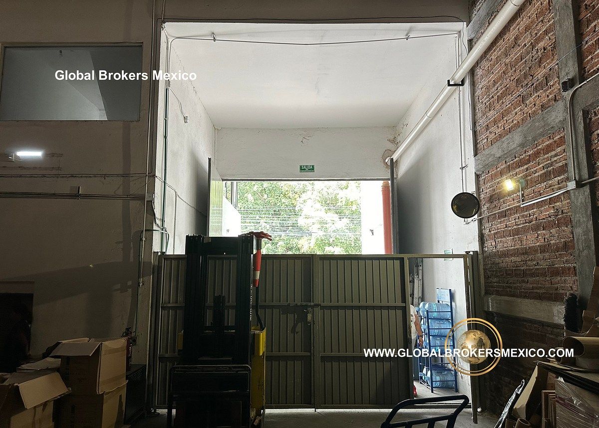 Commercial Storage Unit in La Aurora, Guadalajara, photo 9 of 19