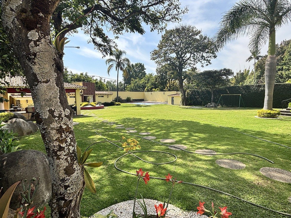 VENTA CASA EN FRACC. JARDINES DE AHUATEPEC, CUERNAVACA MORELOS., foto 1 de 50