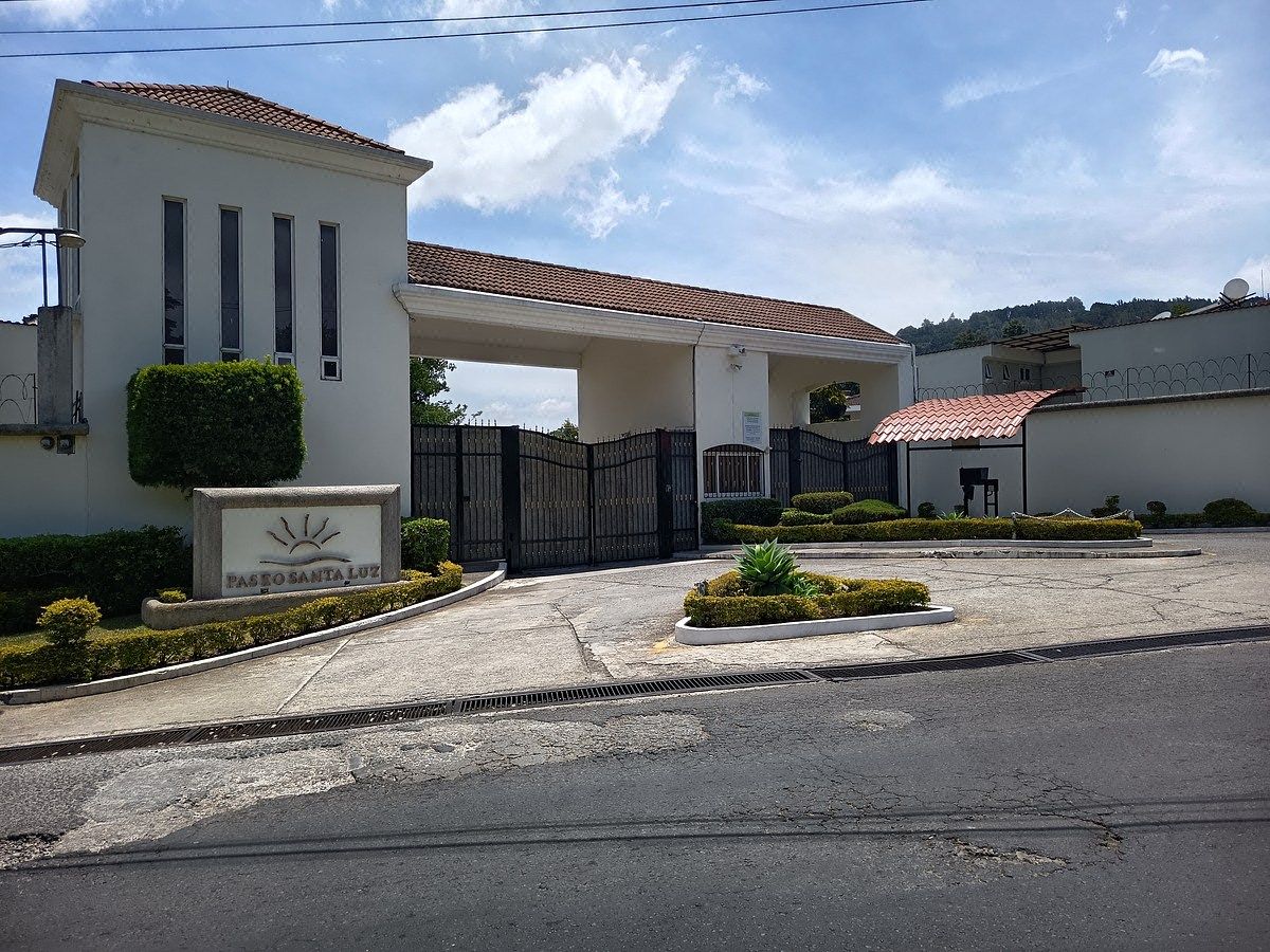 Casa en VENTA en Paseo Santa Luz San José Pinula - Image 1