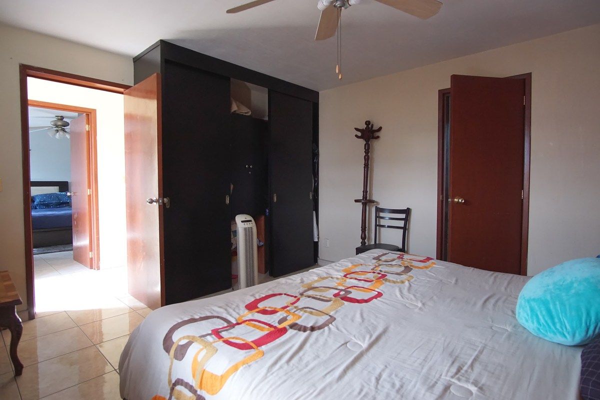 House in Bosques de La Victoria, Guadalajara, photo 2 of 15