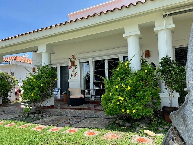 Terraza, photo 1 of 14