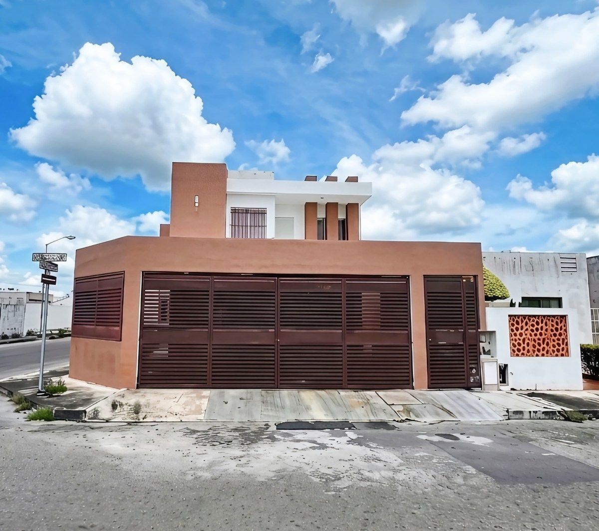VENDA CASA NA ESQUINA, FRACC. LAS AMERICAS MÉRIDA YUCATÁN., foto 1 de 13