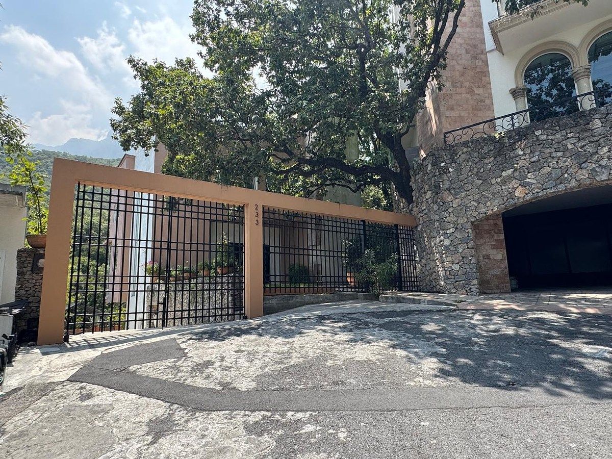 CASA EN RENTA EN SAN PEDRO GARZA GARCIA, foto 1 de 16