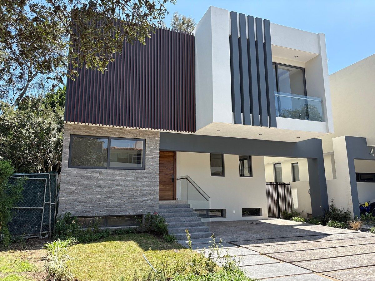 Residencia a estrenar en Valle Real, coto Venecia, foto 1 de 37