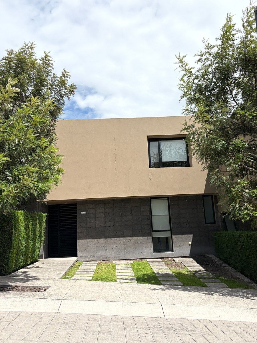 Jorbrosia house, photo 1 of 44