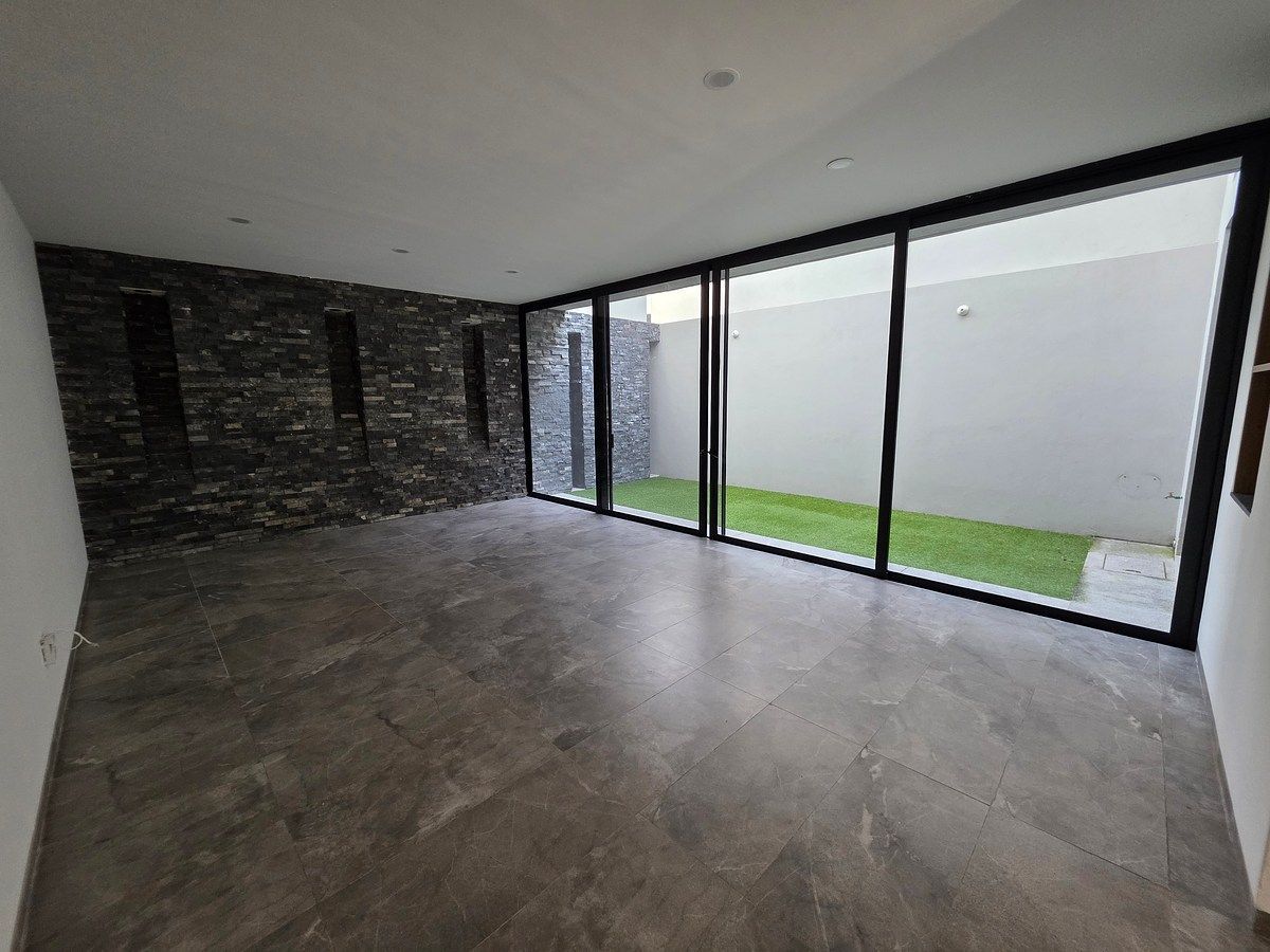 Casa en venta o renta en Altos de Juriquilla | Condominio Quiana | Roof Garden - foto 4
