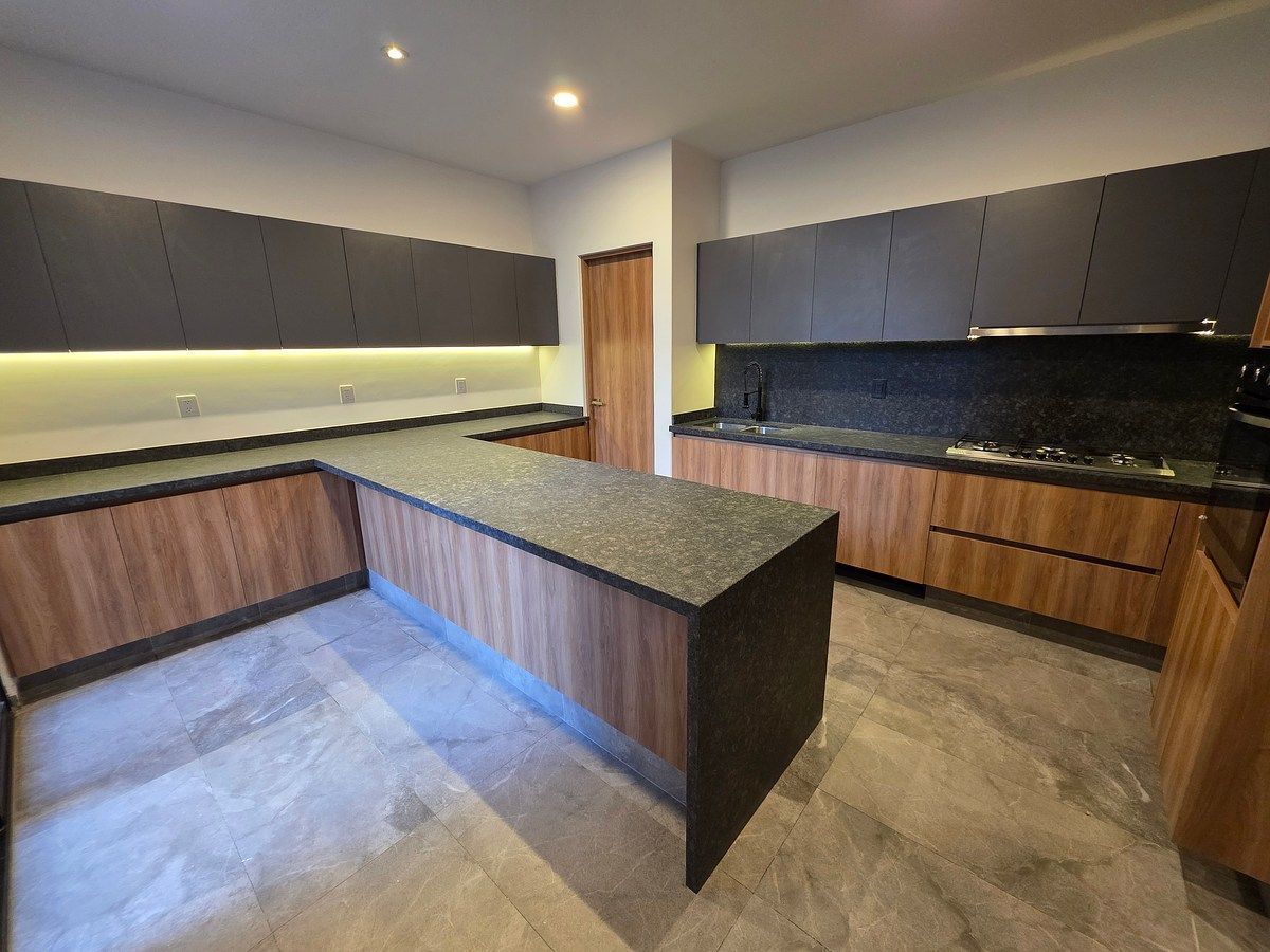 Casa en venta o renta en Altos de Juriquilla | Condominio Quiana | Roof Garden - foto 1