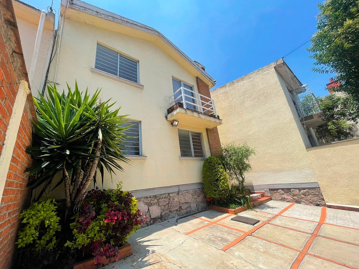 Venta de Casa  excelente mantenimiento Las Alamedas, photo 1 of 26