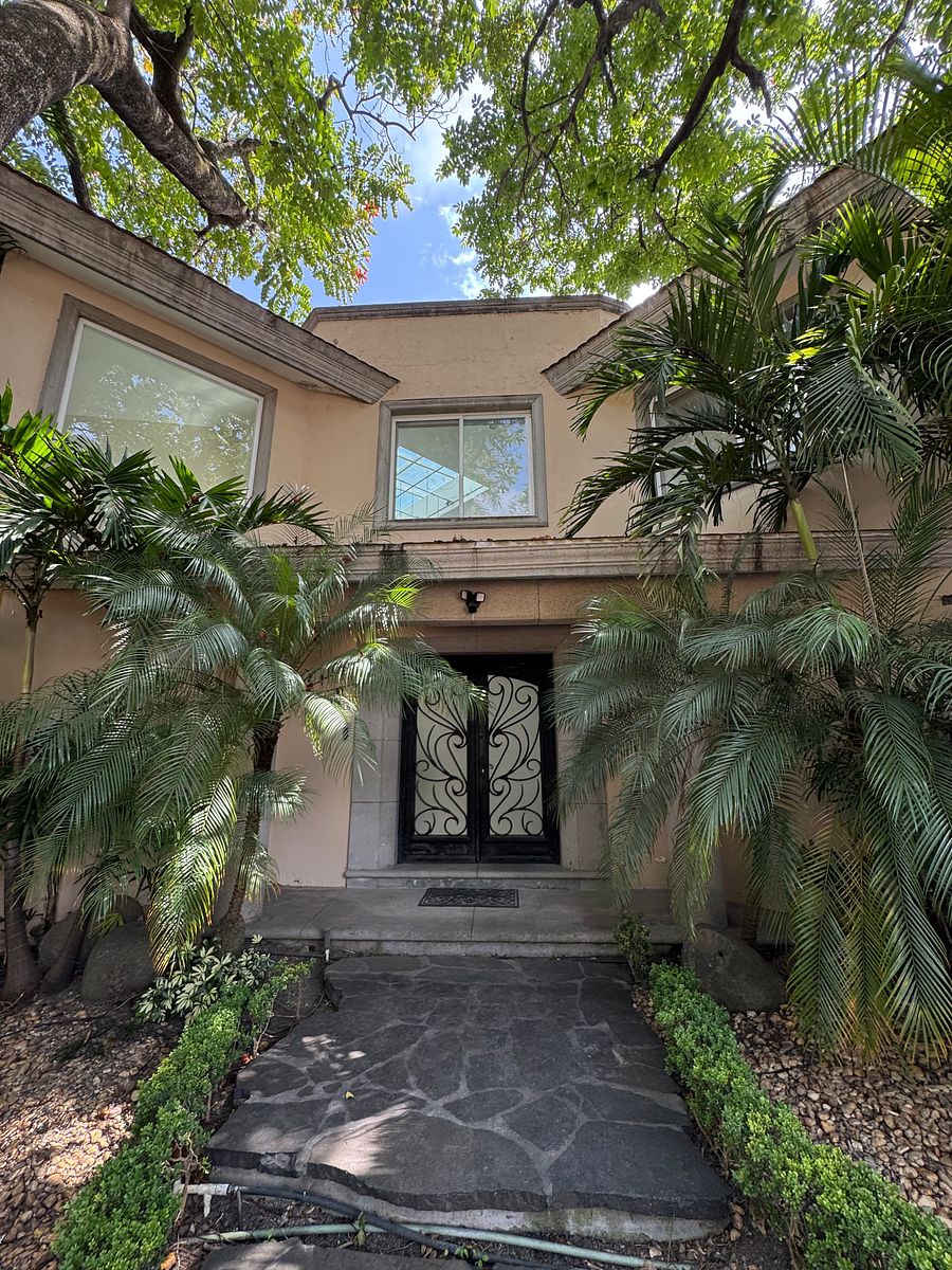 Casa em Palmira Tinguindin, Cuernavaca, foto 2 de 45