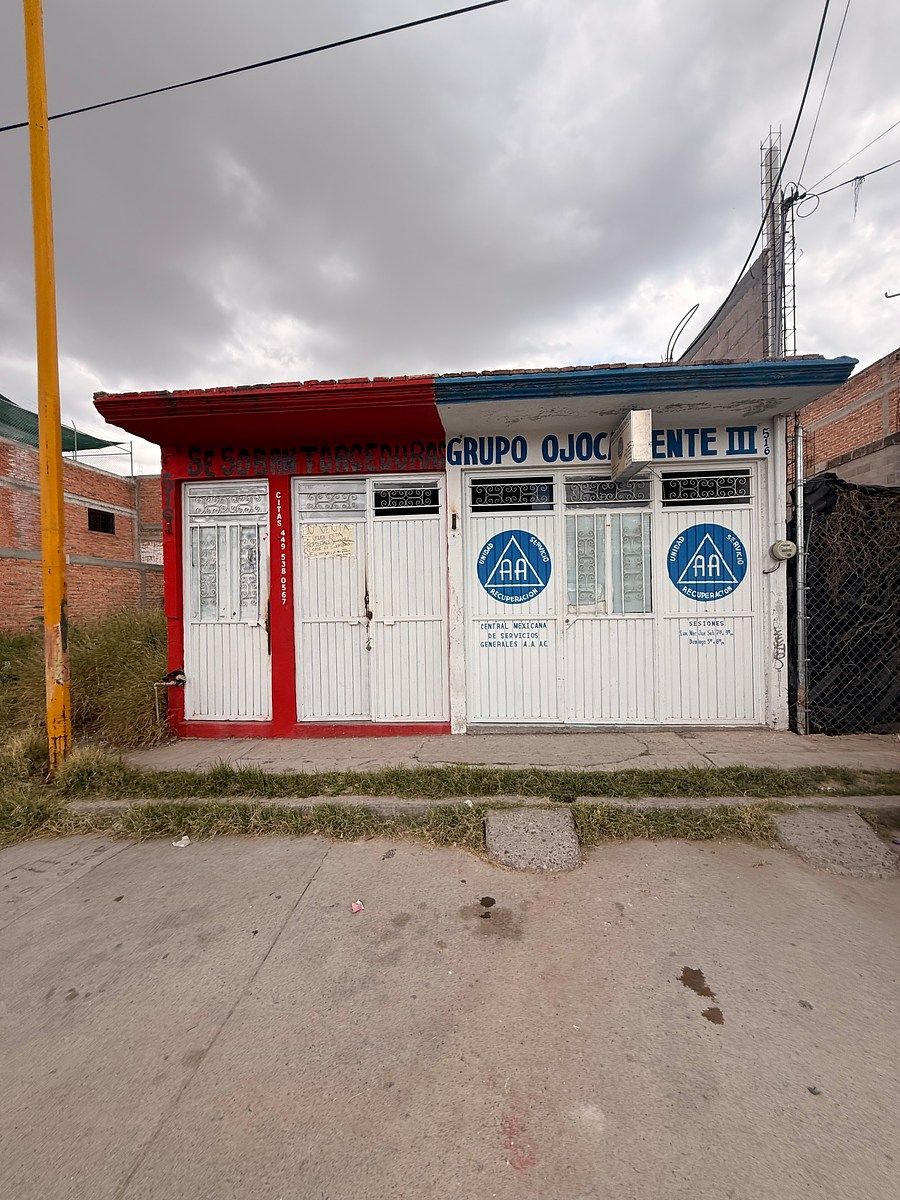 LOCALES EN OJOCALIENTE 3, foto 1 de 3