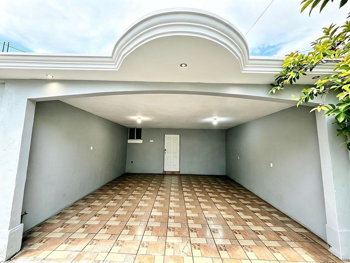 HOUSE FOR SALE IN EBANOS NORTE, APODACA, photo 1 of 13