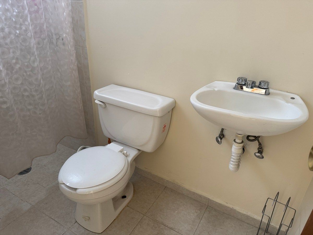 Baño Completo Planta Baja, foto 7 de 17