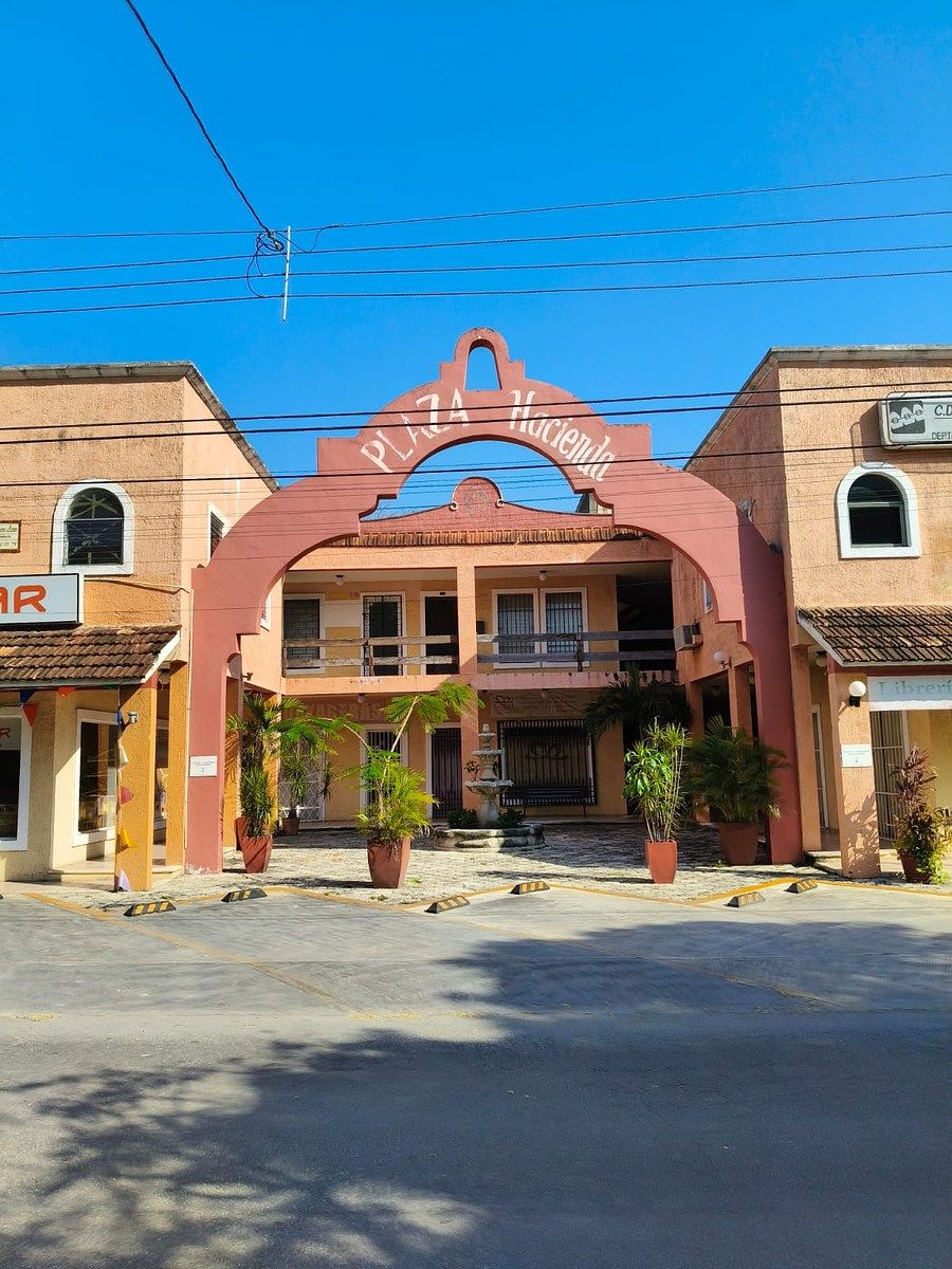 Fachada de plaza, foto 2 de 11