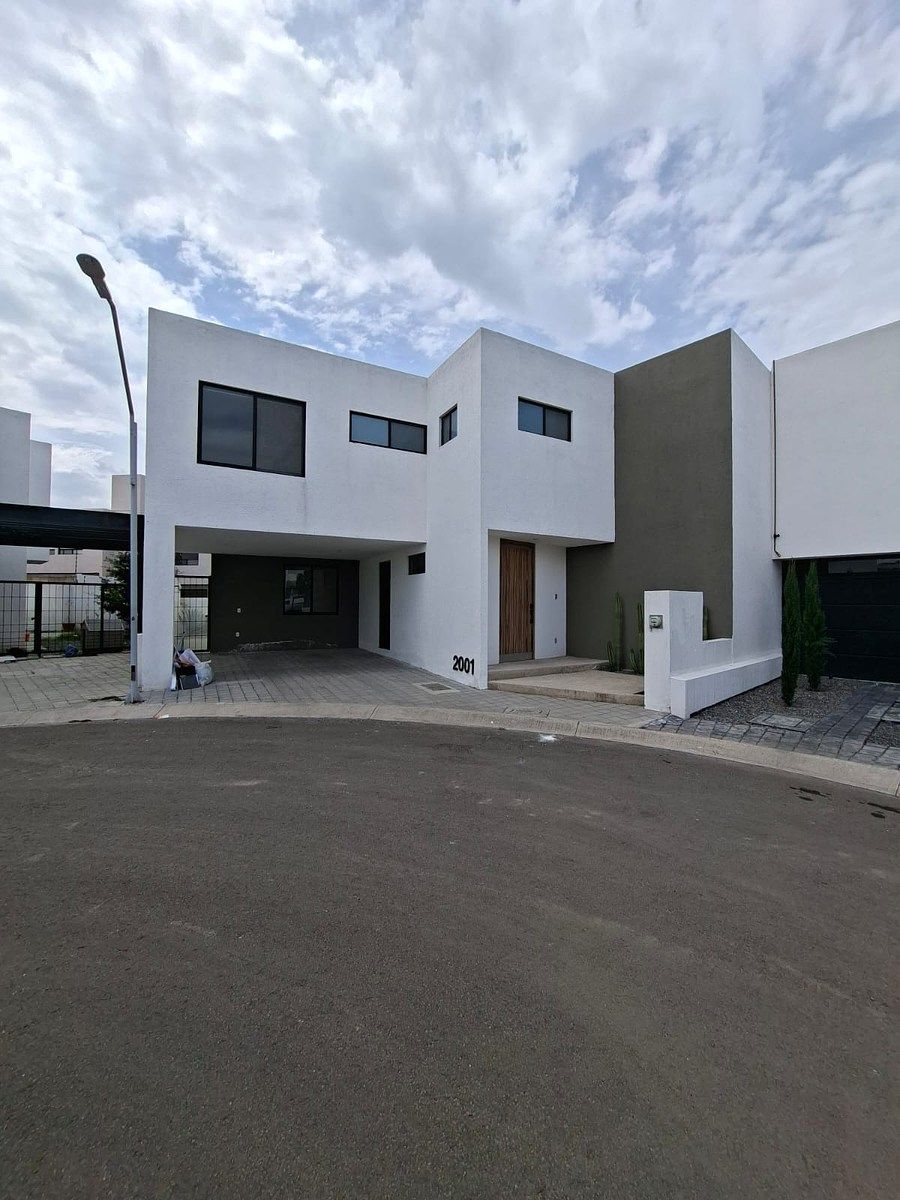 House for rent in Grand Preserve with bedroom on the ground floor, photo 1 of 28