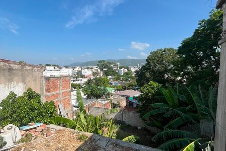FOR SALE SPACIOUS LAND IN LA LOMITA