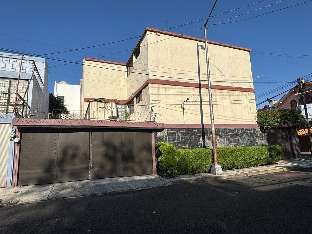 En venta casa con amplios espacios en Campestre Churubusco, foto 1 de 13