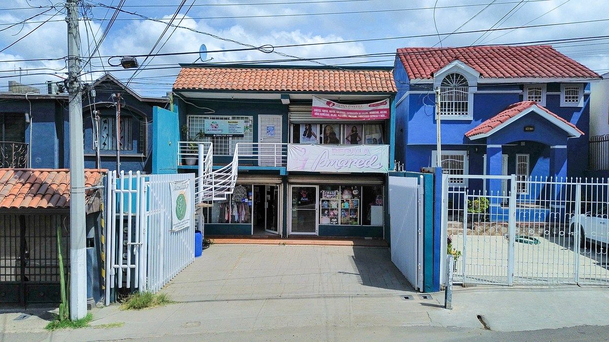LOCALES COMERCIALES EN VENTA EN EL VALLE, foto 1 de 1