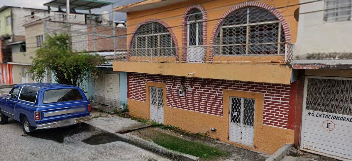 SE VENDE CASA 8x20 RECÁMARA PLANTA  BAJA COL. ALBANIA BAJA $1,200,000 TUXTLA, foto 1 de 24