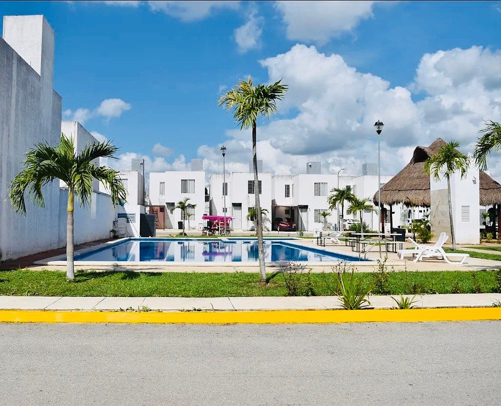 RENTA DE CASA SOLO UNA PLANTA, SEMI AMUEBLADA CON PISCINA MÉRIDA, foto 1 de 16
