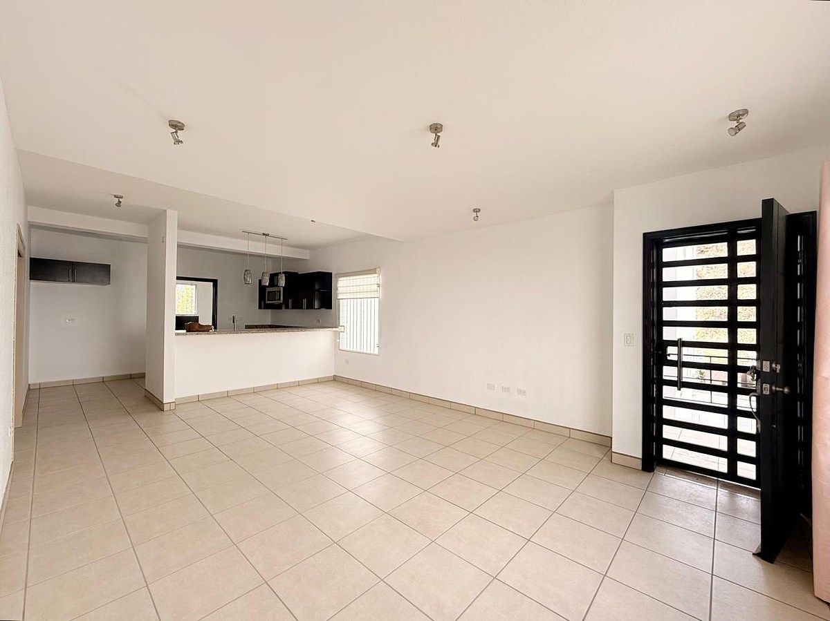 Apartamento à Venda no Veranda Residencial | 2 Quartos + 2 Carros + Segurança, foto 1 de 23