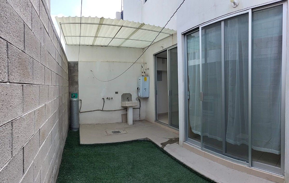 patio con área de lavado techada, foto 8 de 23