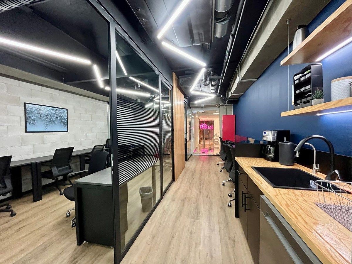 LUXURY OFFICES FOR RENT IN LA CONDESA., photo 1 of 13
