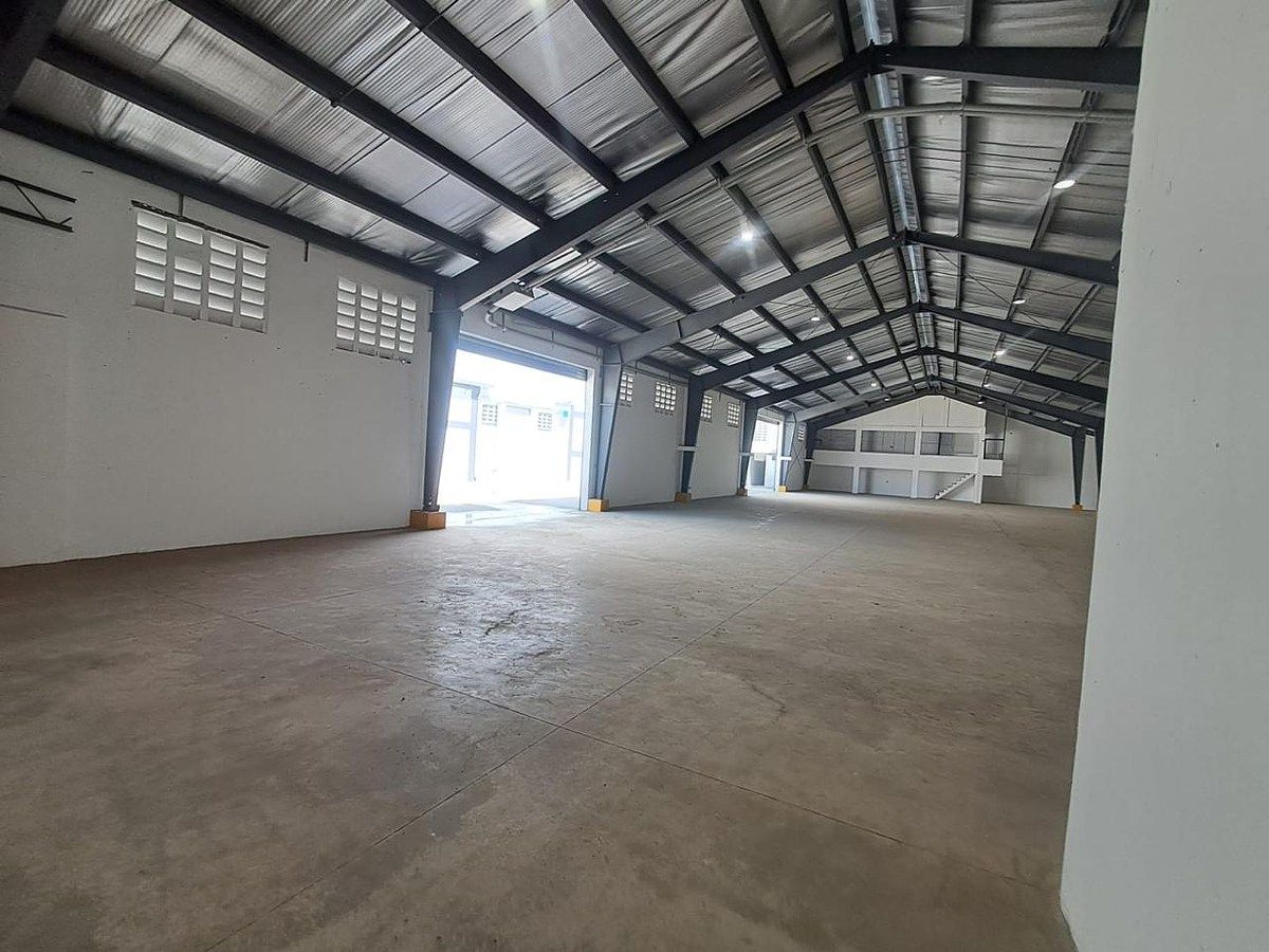 Nave en Zona Industrial de Herrera, Santo Domingo Centro (Distrito Nacional), foto 2 de 5