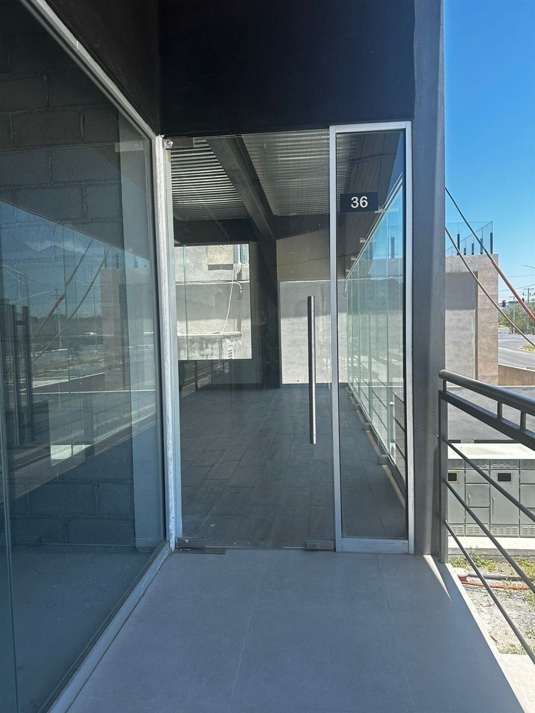Local comercial en Del Valle Oriente, San Pedro Garza García, foto 3 de 8