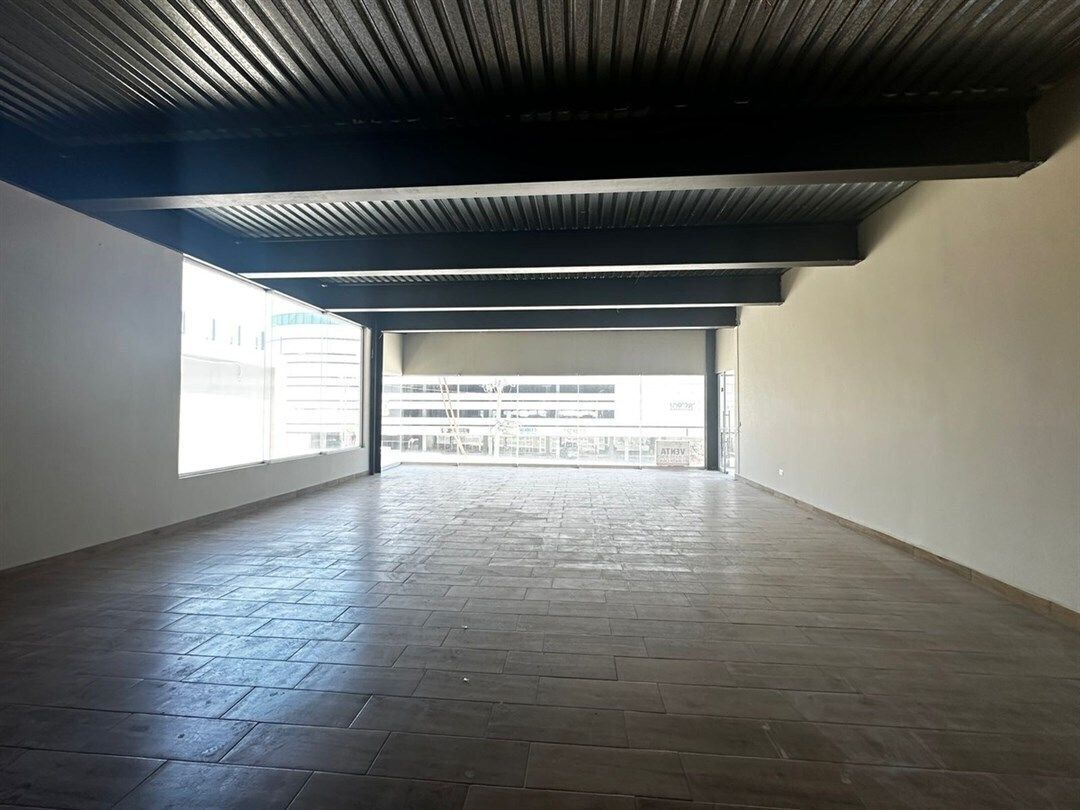 Local comercial en Del Valle Oriente, San Pedro Garza García, foto 4 de 8