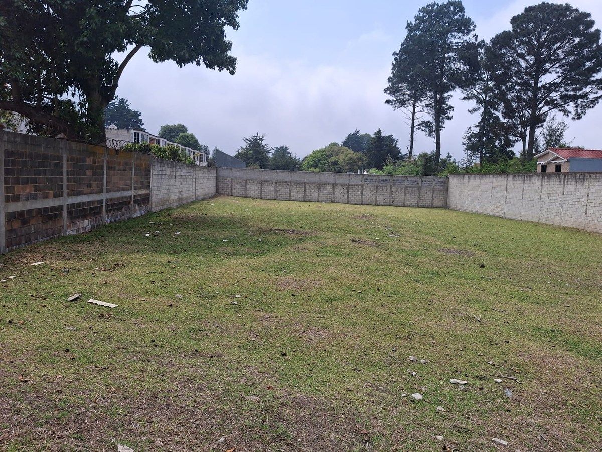 Terreno de 1,250 m² en Venta | San Lucas Sacatepéquez - Miniatura 3