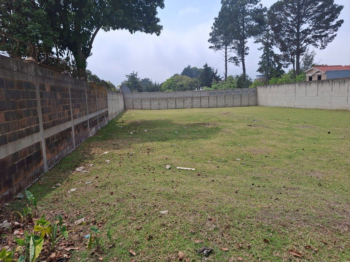 Terreno de 1,250 m² en Venta | San Lucas Sacatepéquez - Miniatura 2
