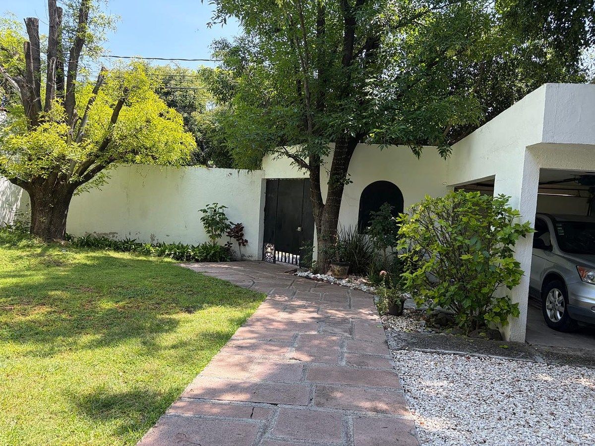 CASA EN VENTA CEDROS JURICA, foto 1 de 40