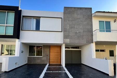 CASA EN RENTA UBICADA EN FRACCIONAMIENTO RECIDENCIAL  DEL PILAR