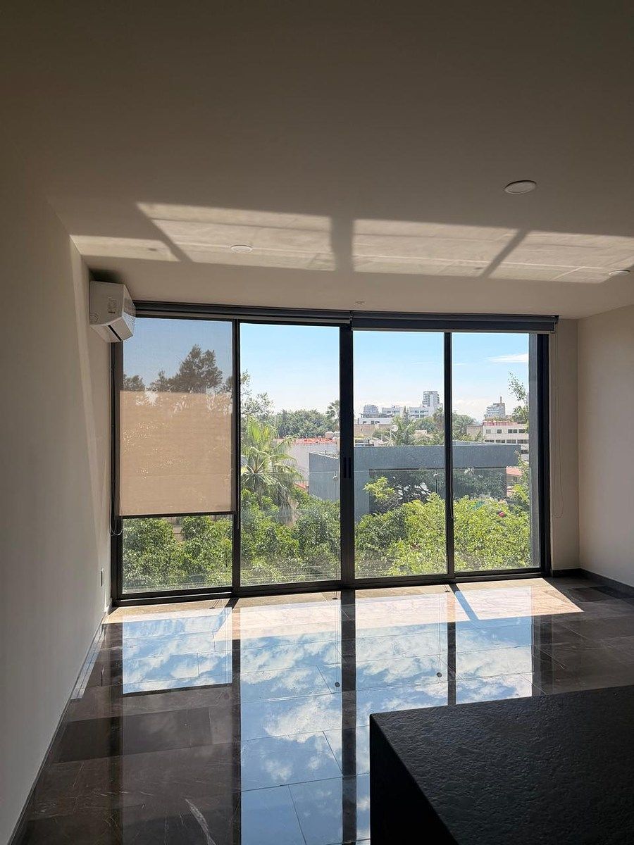 Vista sala por la mañana (con aire acondicionado), foto 3 de 18