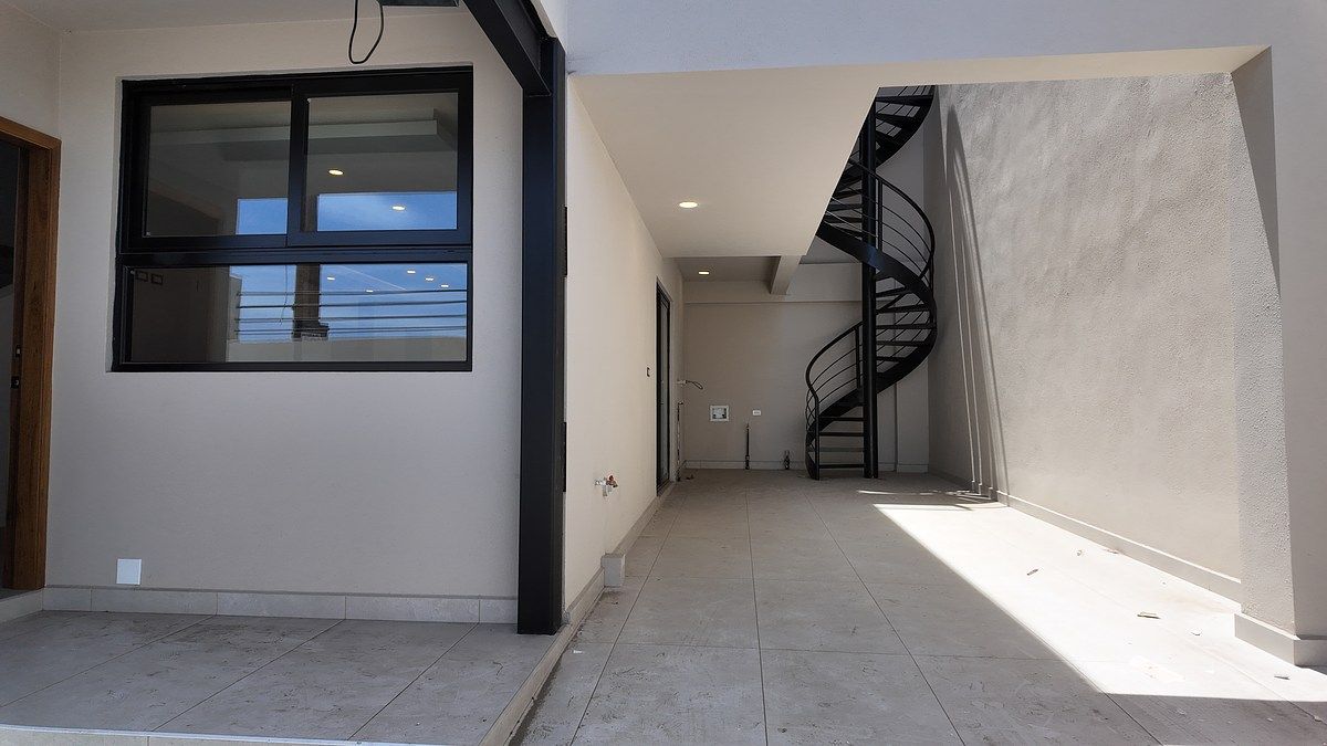 Casa em El Rubí, Tijuana, foto 3 de 18