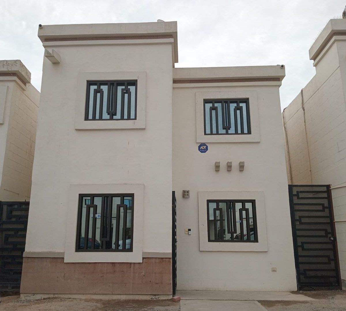 For sale: furnished 2-story house in Priv. Campestre 3 (Mexicali, B.C.)!, photo 1 of 20