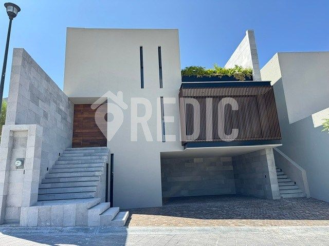 CASA DE LUXO À VENDA COM 4 QUARTOS NA ZONA LOMAS NORTE, foto 1 de 15