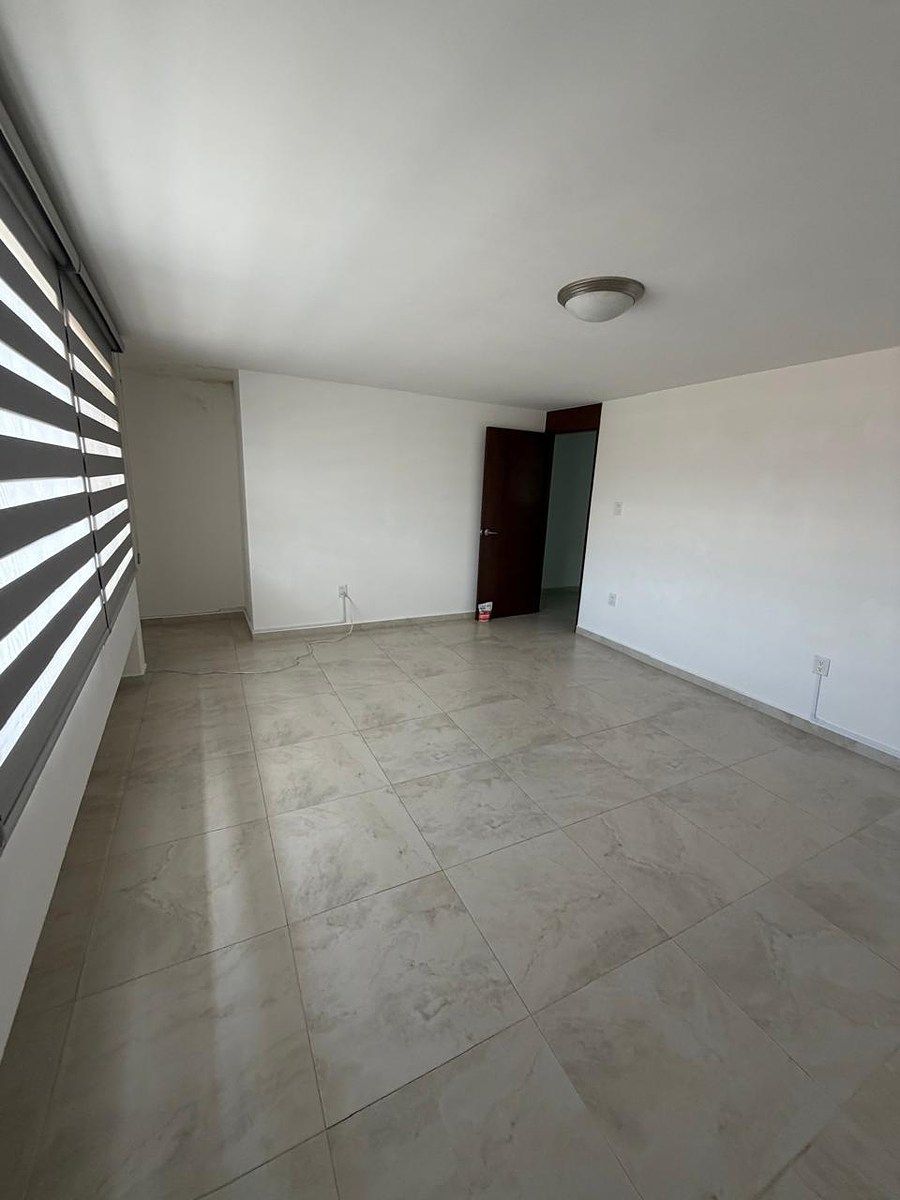 Casa com uso comercial em Los Paraísos, León, foto 8 de 10