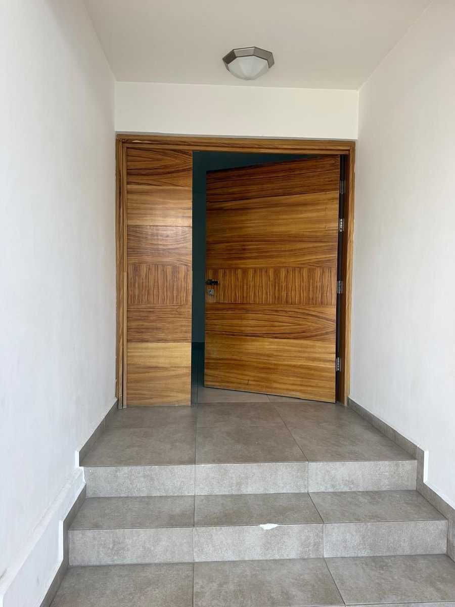 Casa com uso comercial em Los Paraísos, León, foto 2 de 10