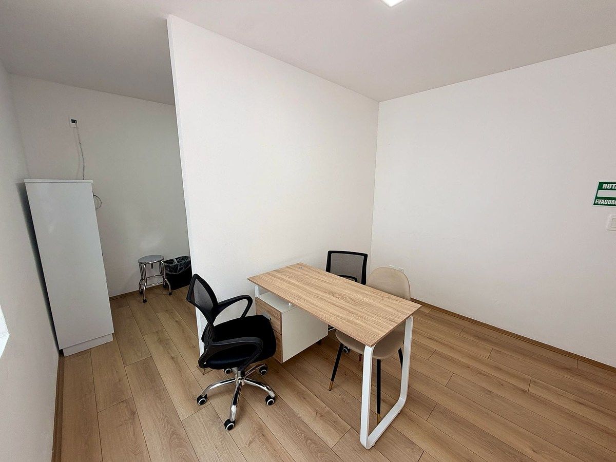 Medical office for rent within a medical laboratory, photo 1 of 8