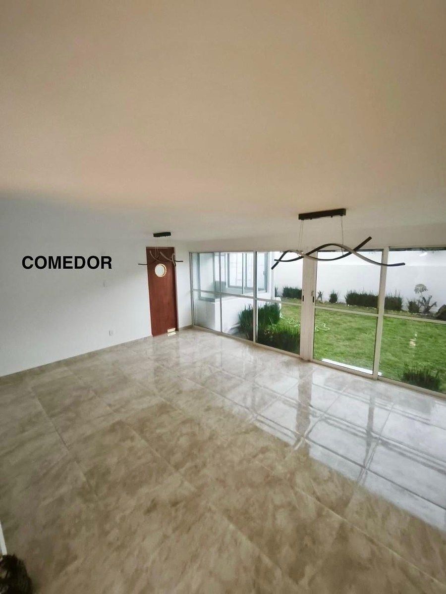 Linda e recém-reformada casa em Tlalnepantla, foto 1 de 11