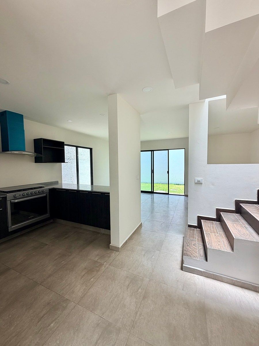 Casa à Venda em Adamar, foto 1 de 17