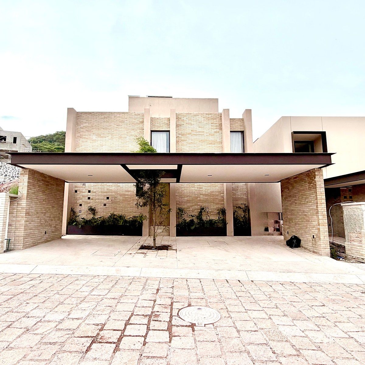 Casa nova à venda em condomínio com piscina em Altozano Querétaro, foto 1 de 25