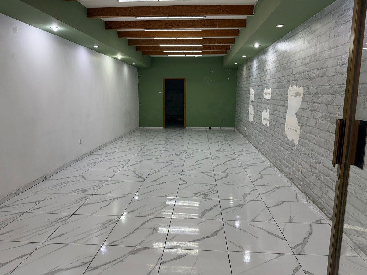 Plaza Arboledas, local en renta, foto 1 de 6