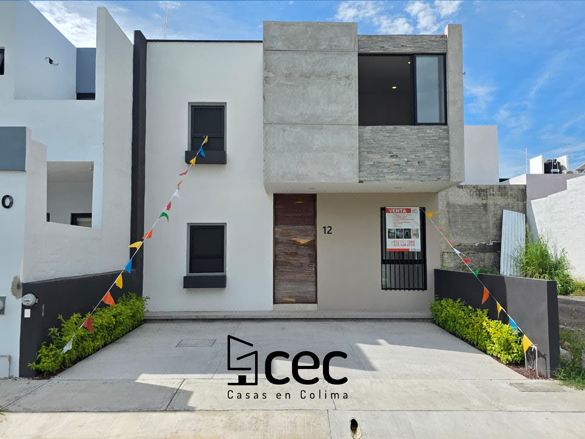Residencia en Venta 2 Plantas, 3 Recámaras, 2.5 Baños, Cochera para 2 Autos