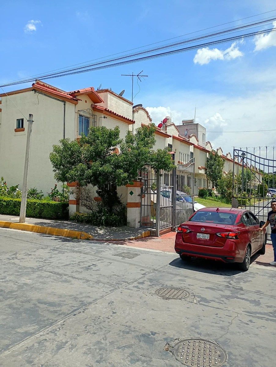 À venda linda casa no Fraccionamento Villas del Real TECAMAC, foto 1 de 16