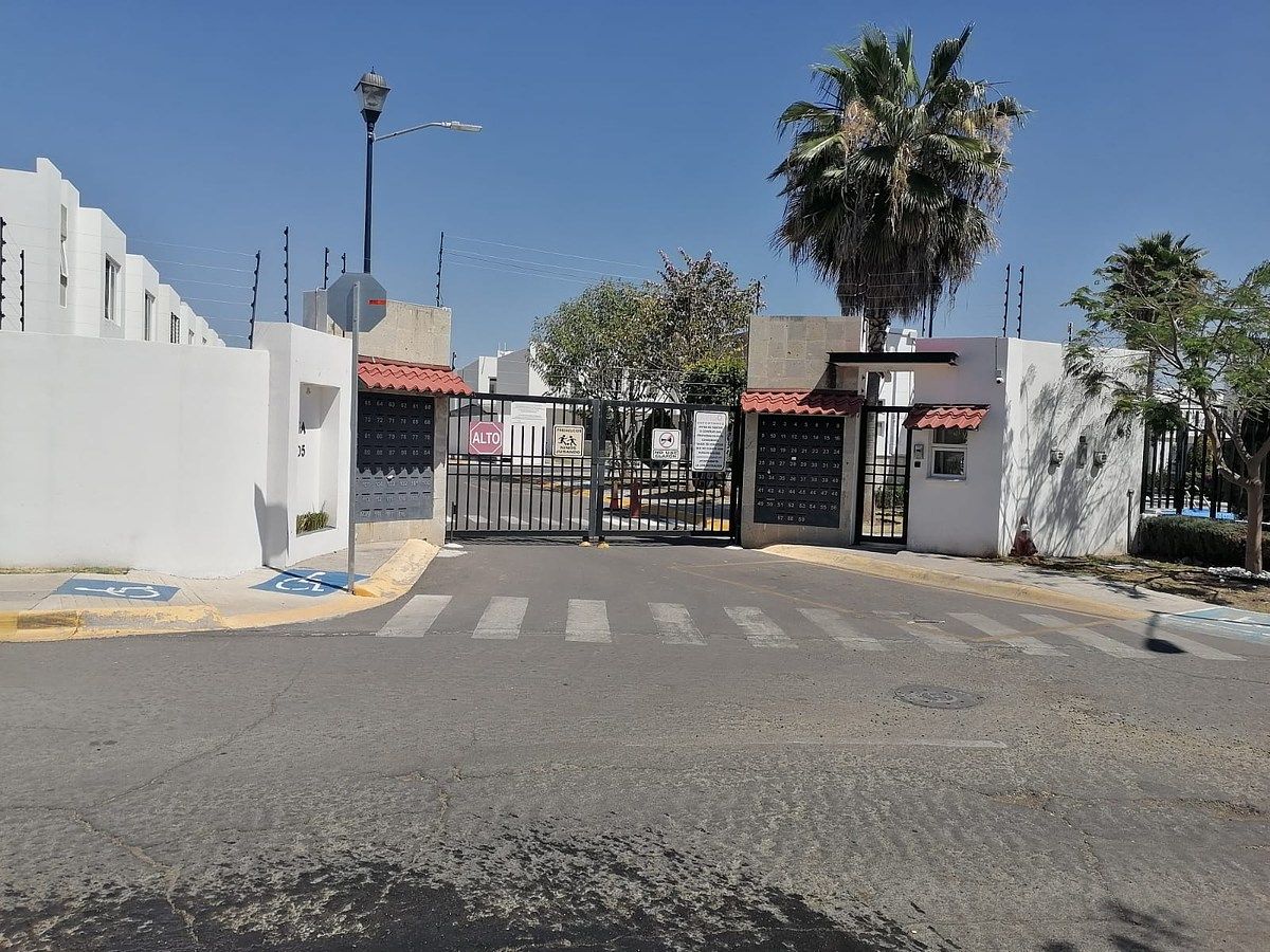 Casa com potencial para investimento. Loteamento 3 Cantos. Querétaro, Querétaro, foto 1 de 13