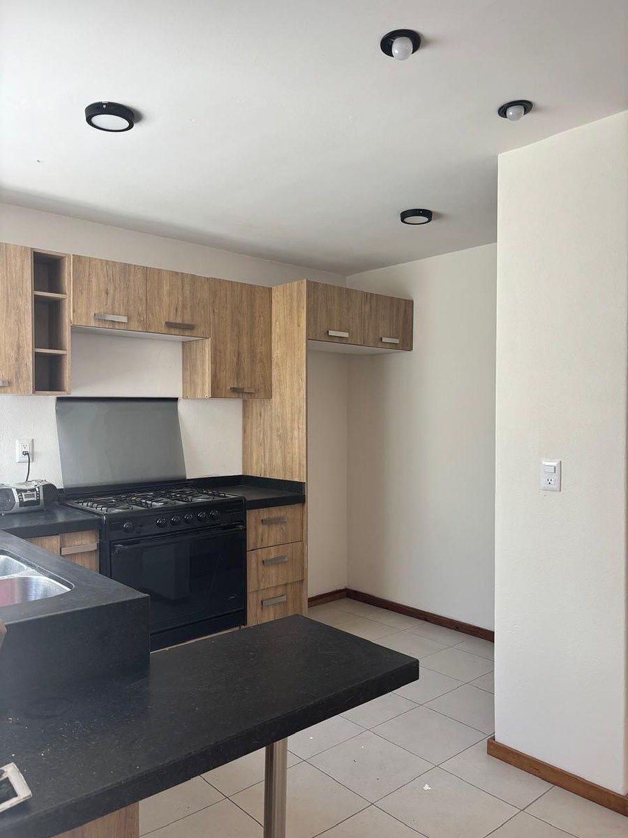 Casa en renta calle Oro Morales 2 recs 2.5 baños, cochera, foto 1 de 13